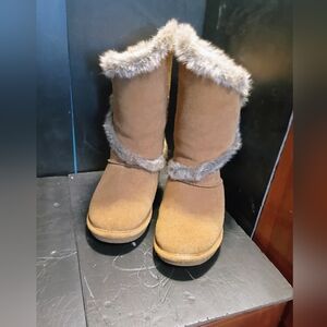 BearPaw Tan Fur-Trimmed Winter Boots